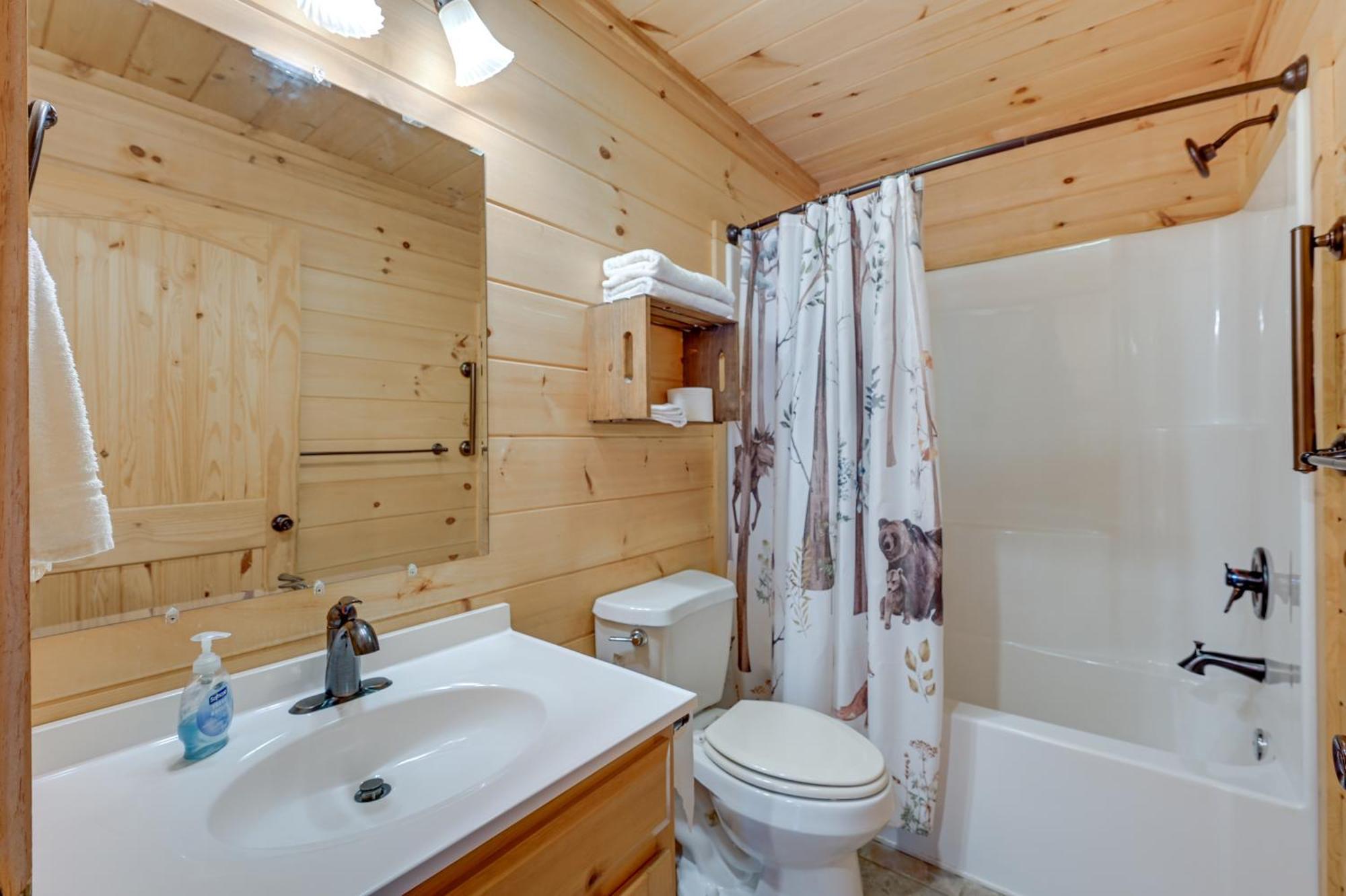 Warm And Cozy Cabin With Deck On Top Of The Blue Ridge Fancy Gap Exterior foto
